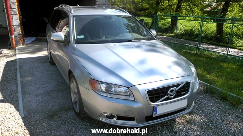 Montaż Haka Holowniczego Volvo V70 - Poradnik Dobrehaki.pl