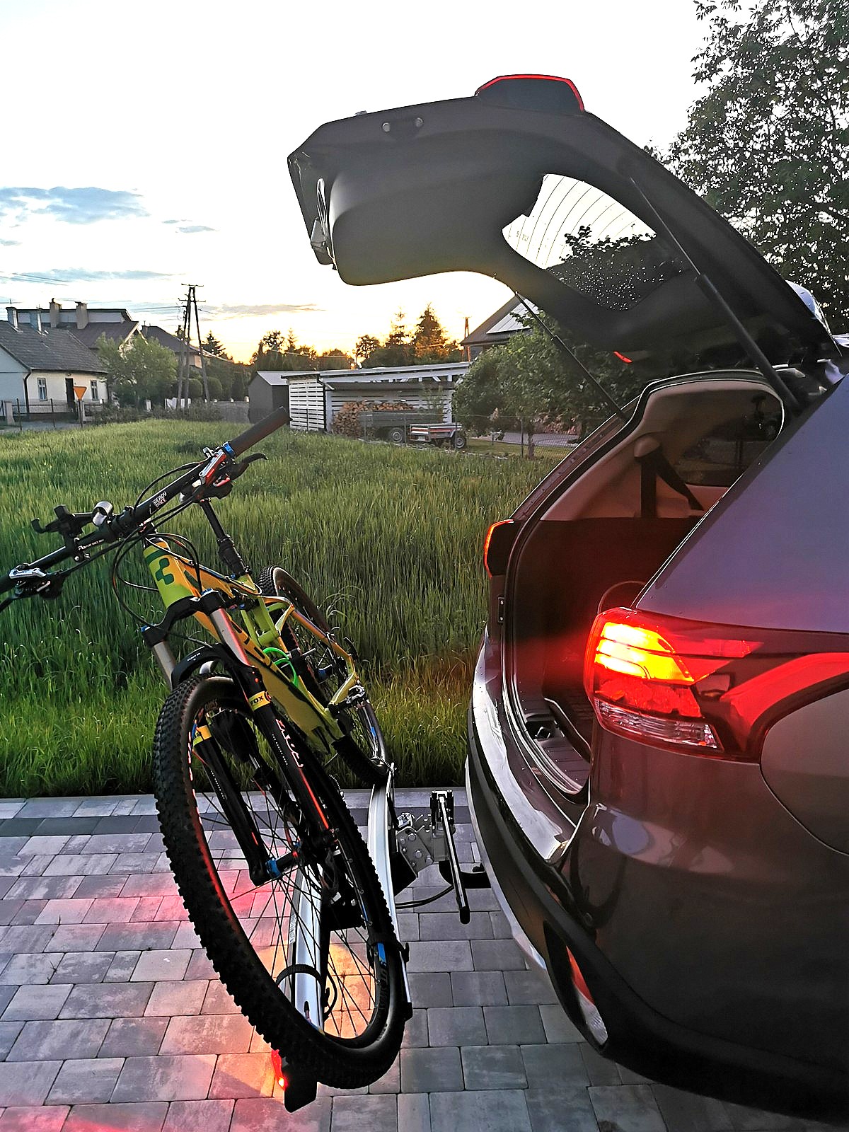 Bagażnik na 2 rowery MENABO Merak Rapid 2 DobreHaki.pl